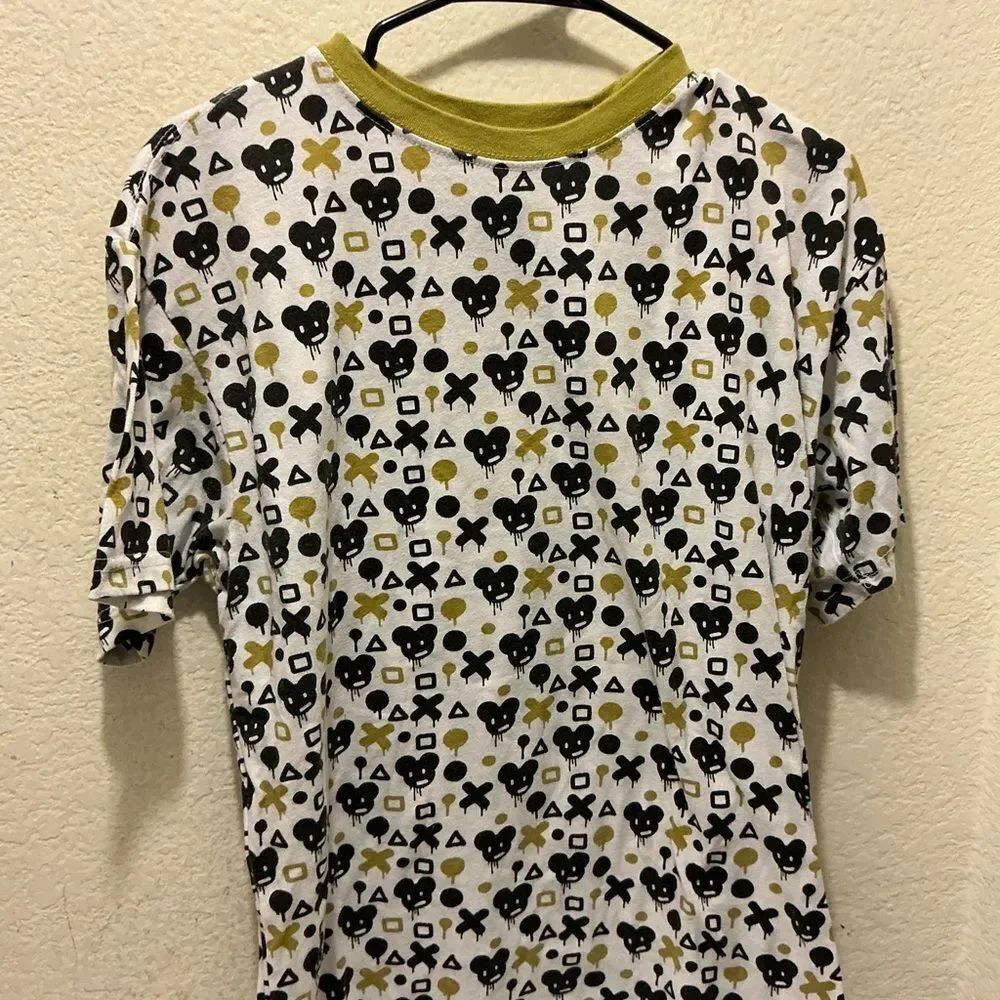 Massive Graphic Tee with Abstract Design
